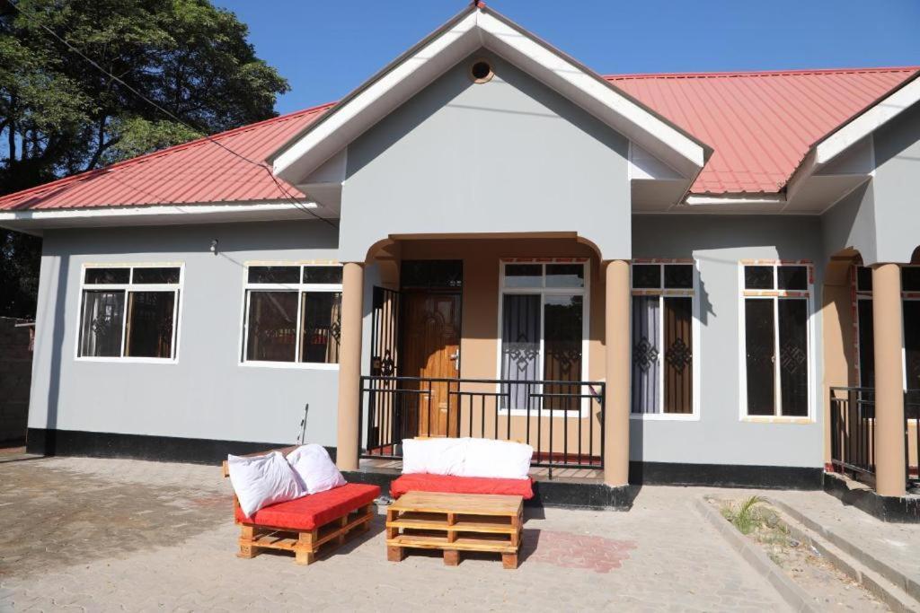 Lovely Pearl Lulu Intercity Homes Дар ес Саалам Екстериор снимка