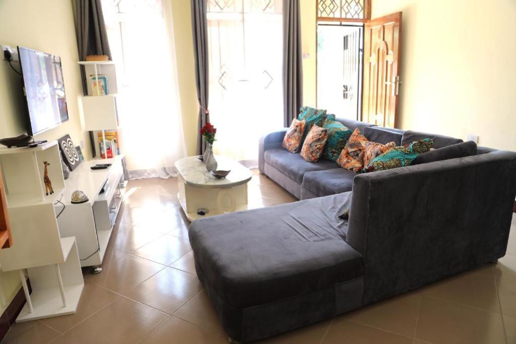 Lovely Pearl Lulu Intercity Homes Дар ес Саалам Екстериор снимка