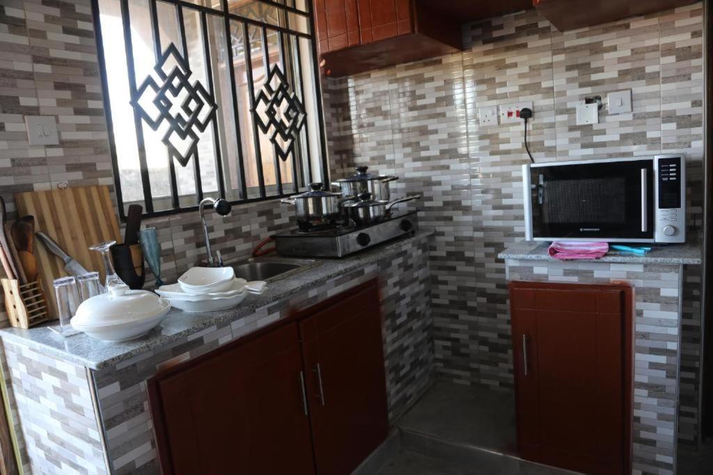 Lovely Pearl Lulu Intercity Homes Дар ес Саалам Екстериор снимка